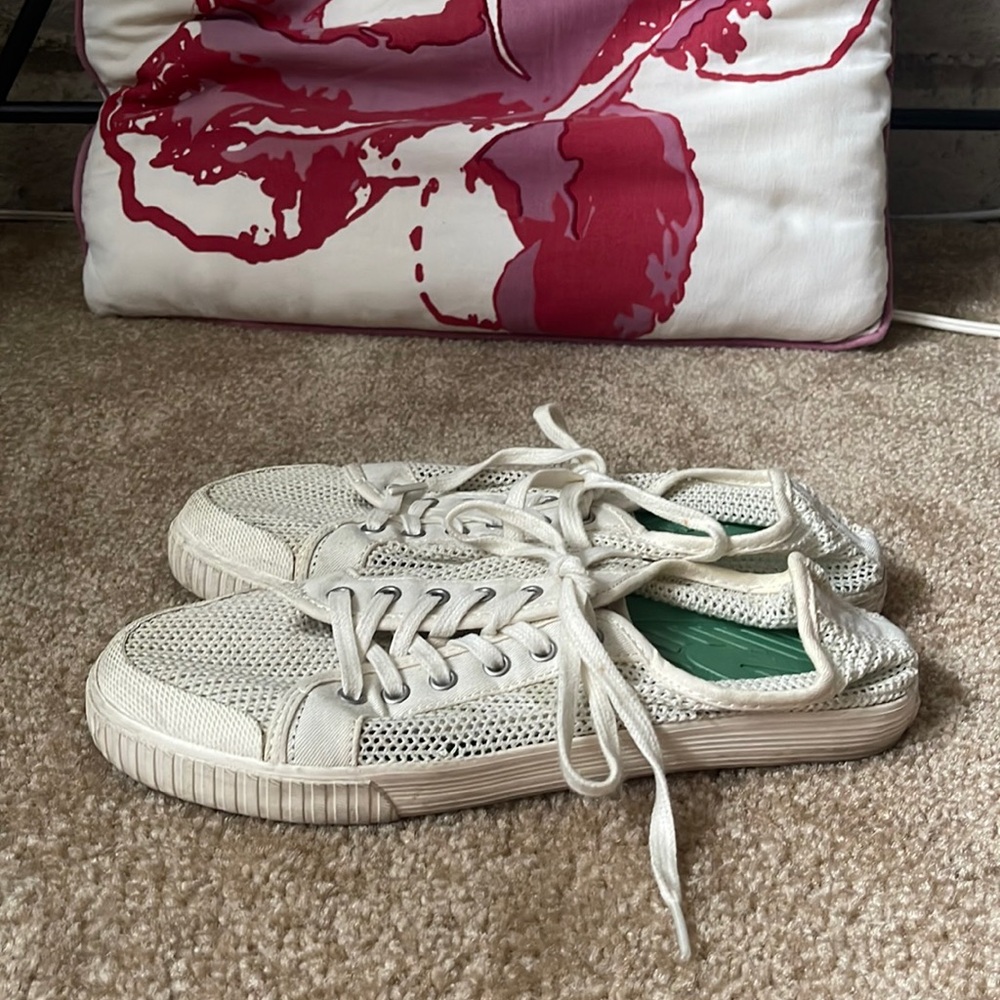 Mesh White Tennis Shoes